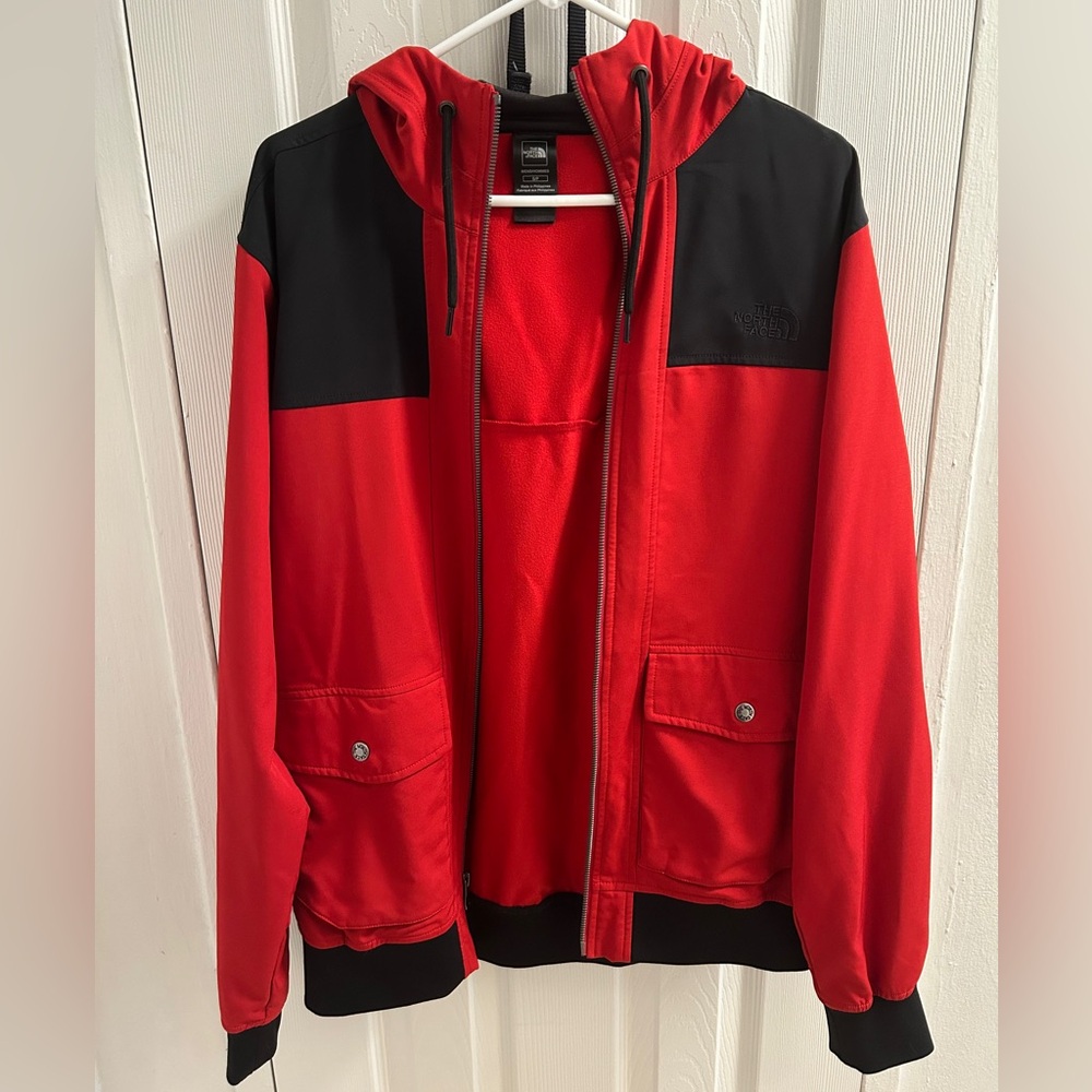 North Face Men’s Soft Shell Jacket with hood.